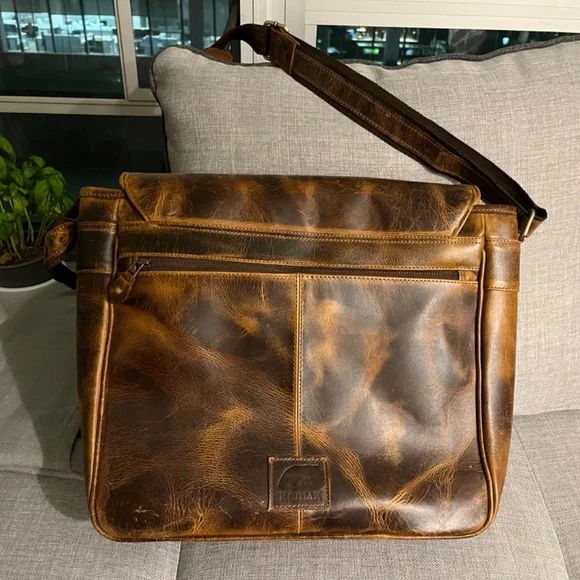 Kodiak Kasiloff genuine leather messenger bag
